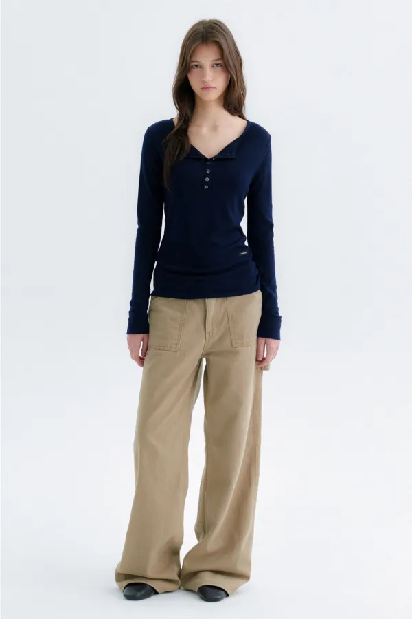 10.2 출고 Silk Button Henly Neck Knit - Navy