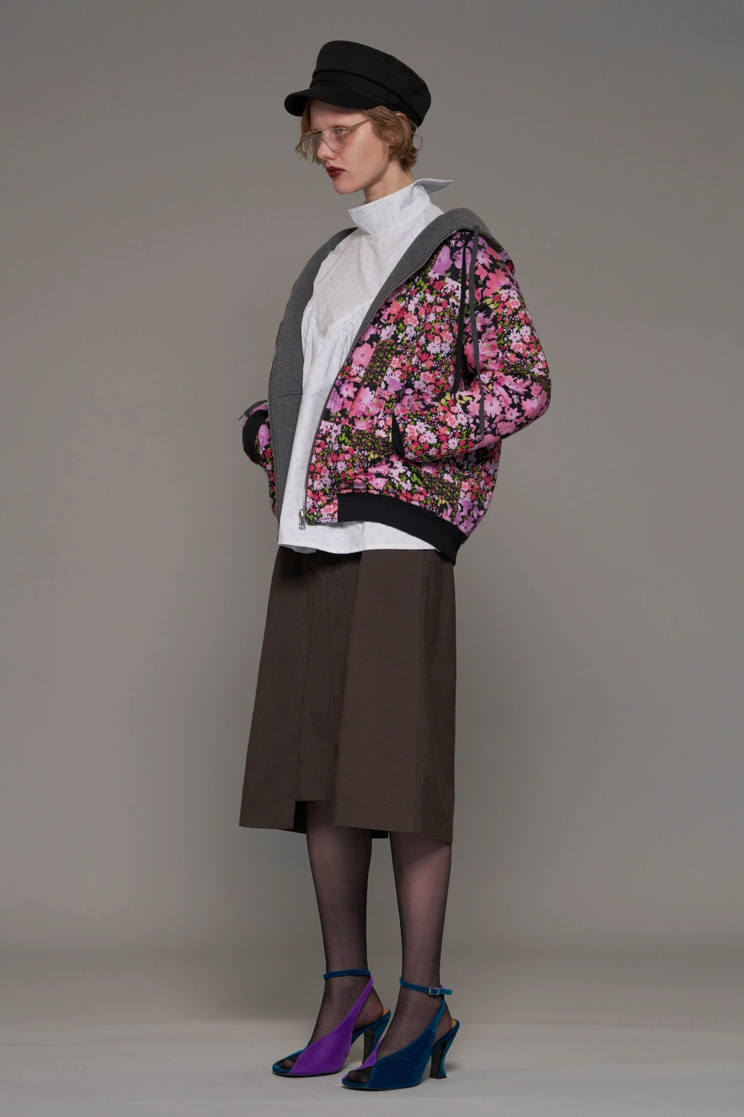 푸쉬버튼 FW26 GRAY REVERSIBLE FLORAL HOOD ZIP-UP 상품 이미지 2