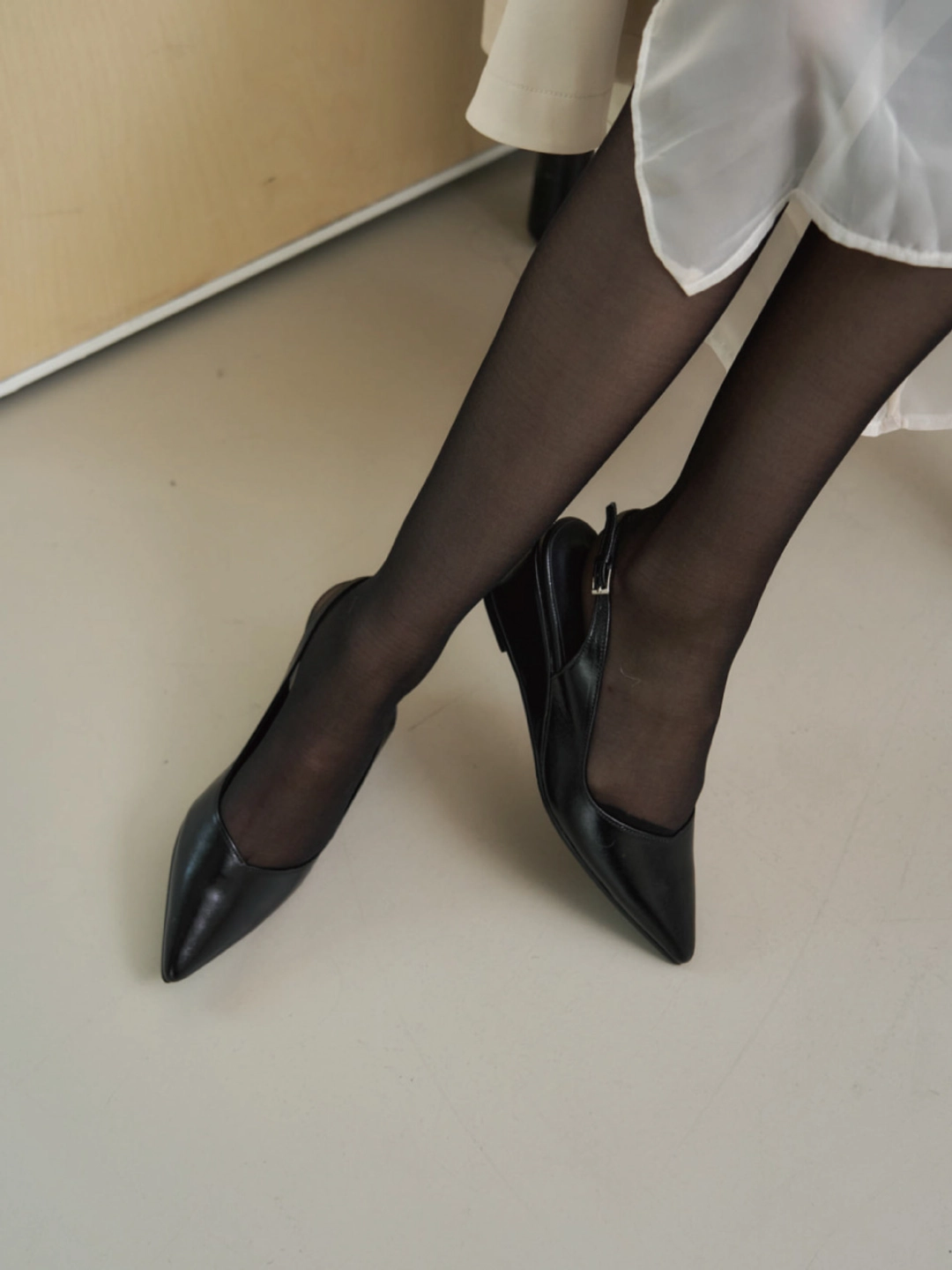 러브듀이 V CUT wedge slingback / 블랙 상품 이미지 2