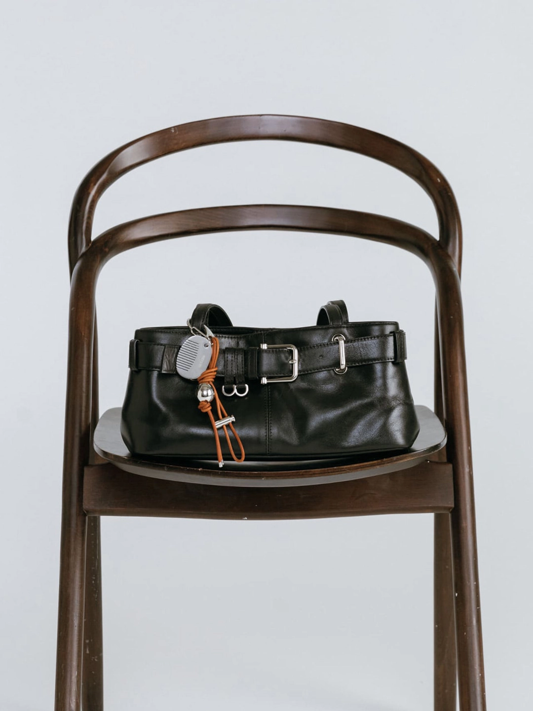 모이페어 LEATHER COMB LAYERED KEYRING / BROWN 상품 이미지 3