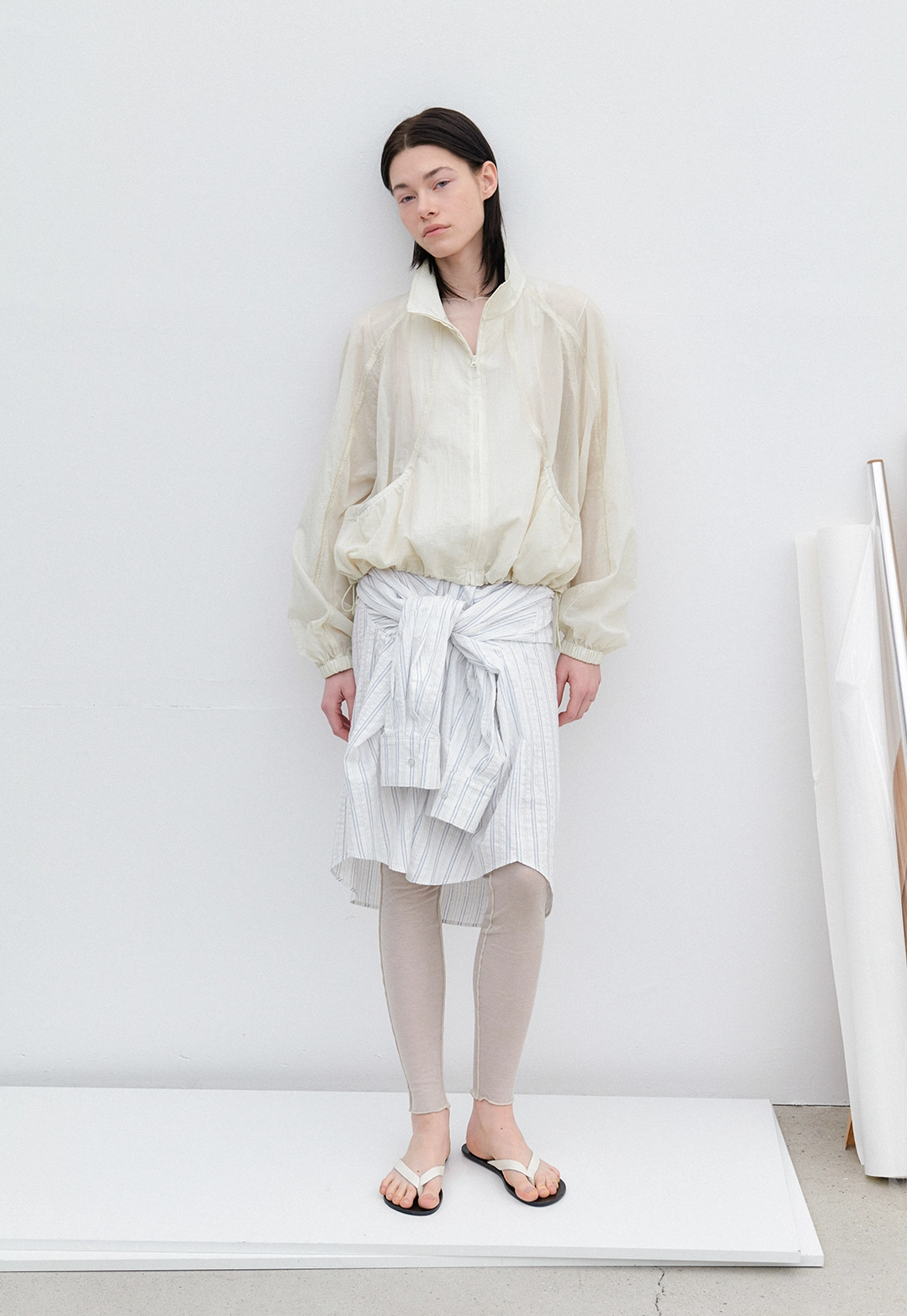 아뜰리에 나인 (JP-602)AN SHEER NYLON HIGH NECK JUMPER 상품 이미지 2