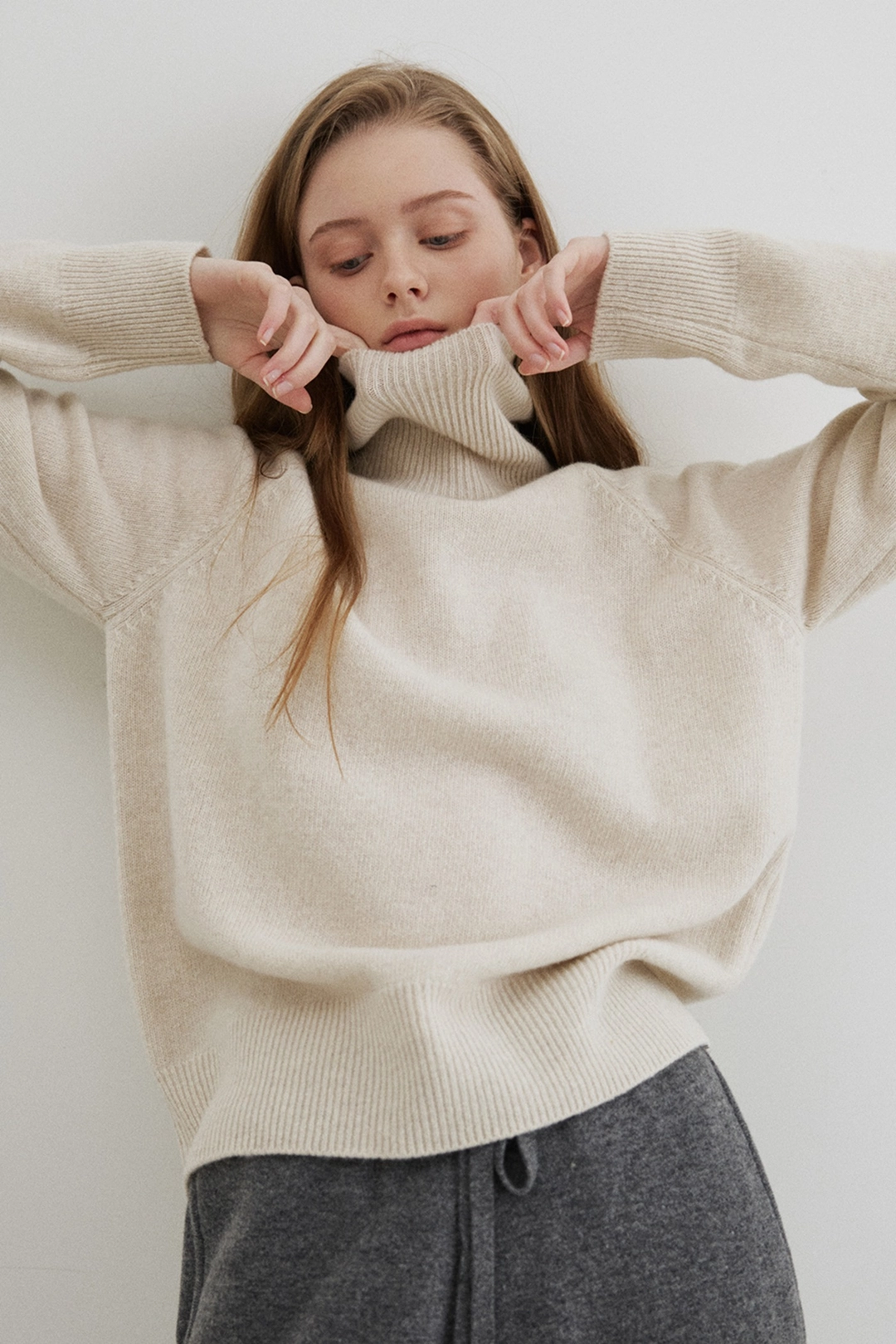 블랭크공삼 cashmere blended turtleneck (fade oatmeal) 상품 이미지 1