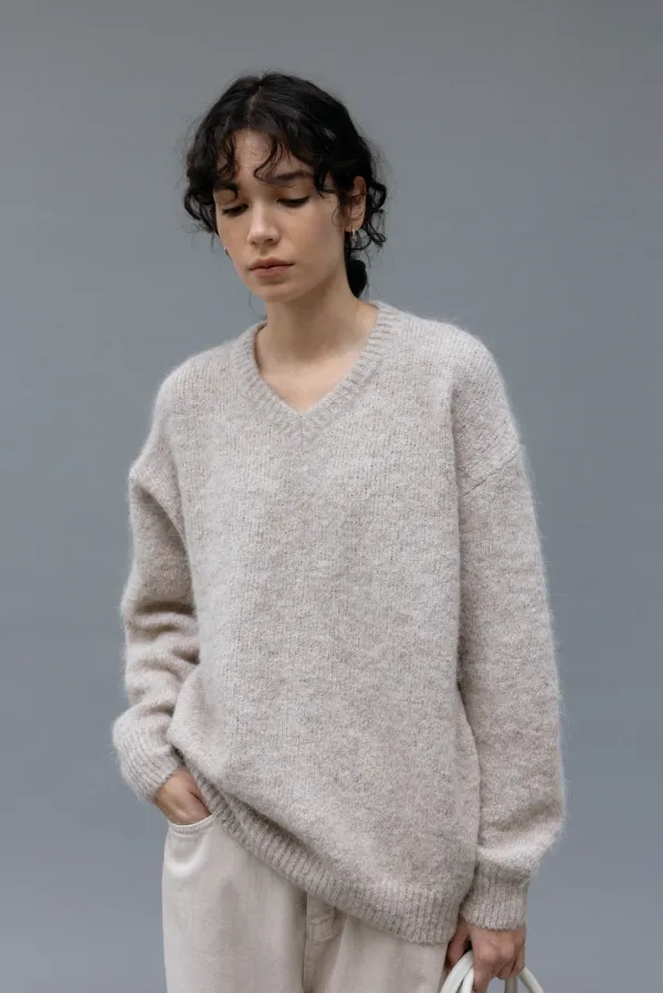 Alpaca V-Neck Knit (Beige)