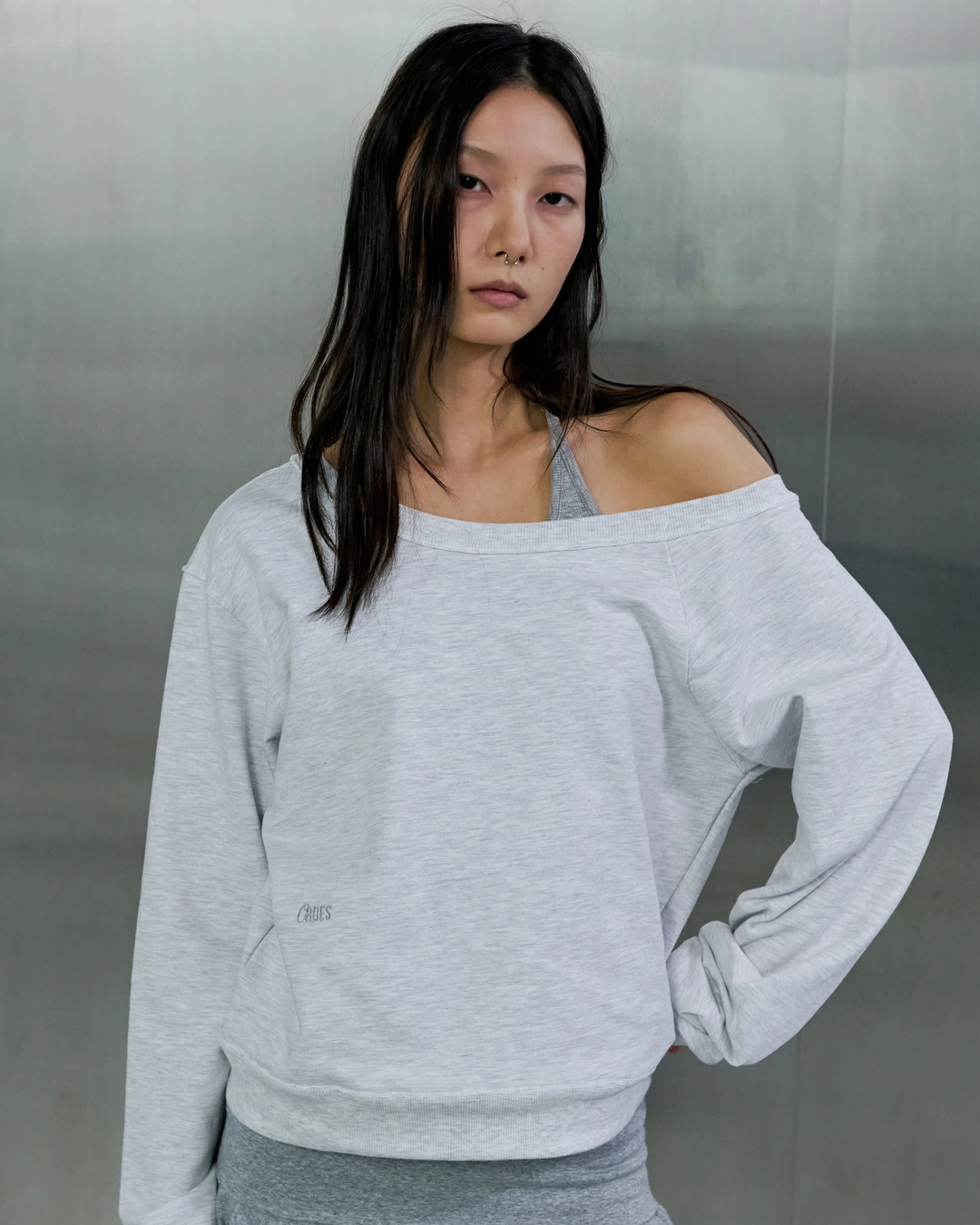 오데스 CUT OFF ASYM SWEAT SHIRT - GREY 상품 이미지 1