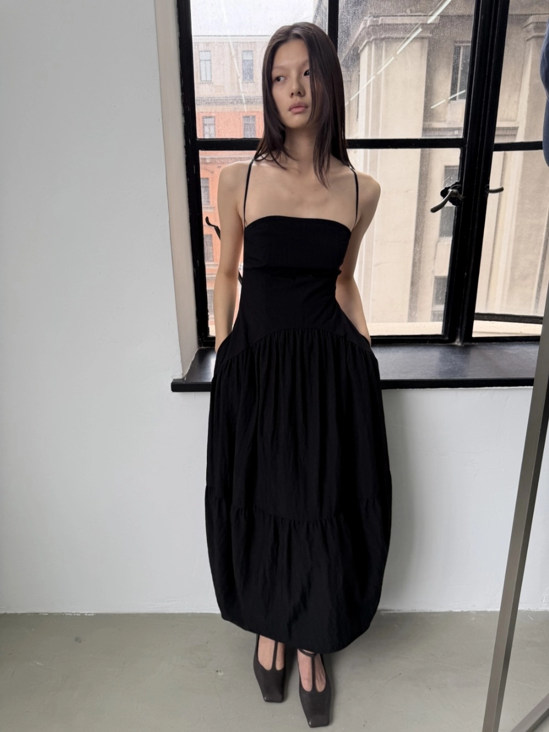 로우클래식 Back String Gather Dress_Black 상품 이미지 2
