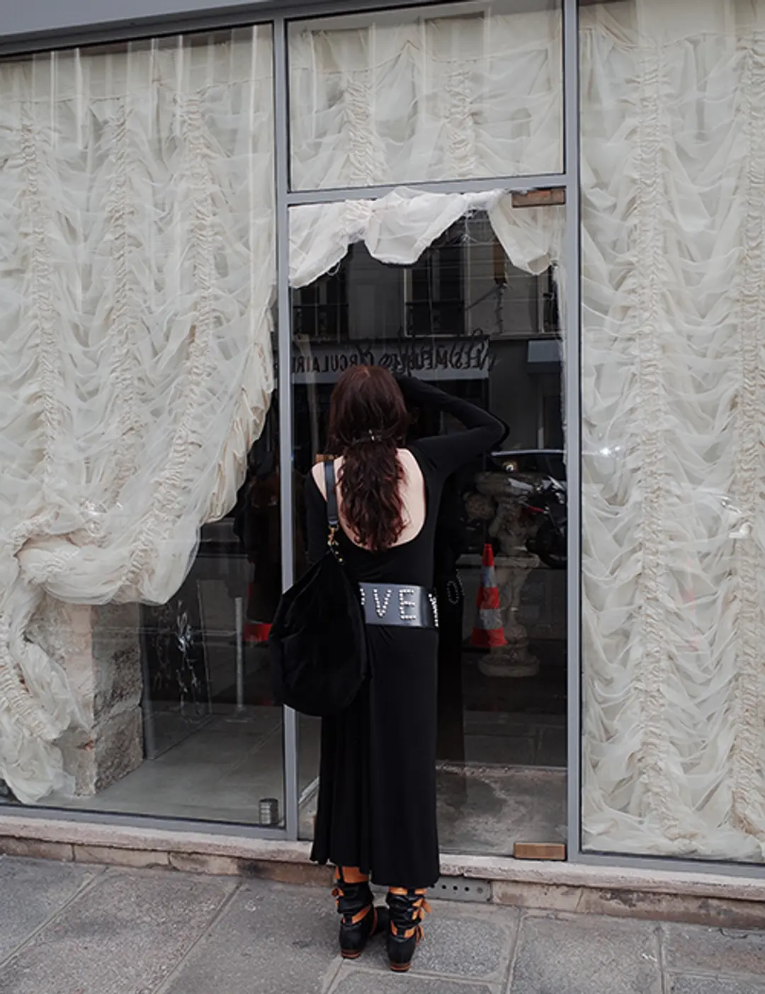 프레클 backless maxi dress in black 상품 이미지 2