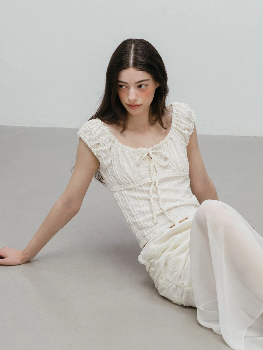 모이페어 SHIRRING LACE SLEEVELESS / IVORY 상품 이미지 2