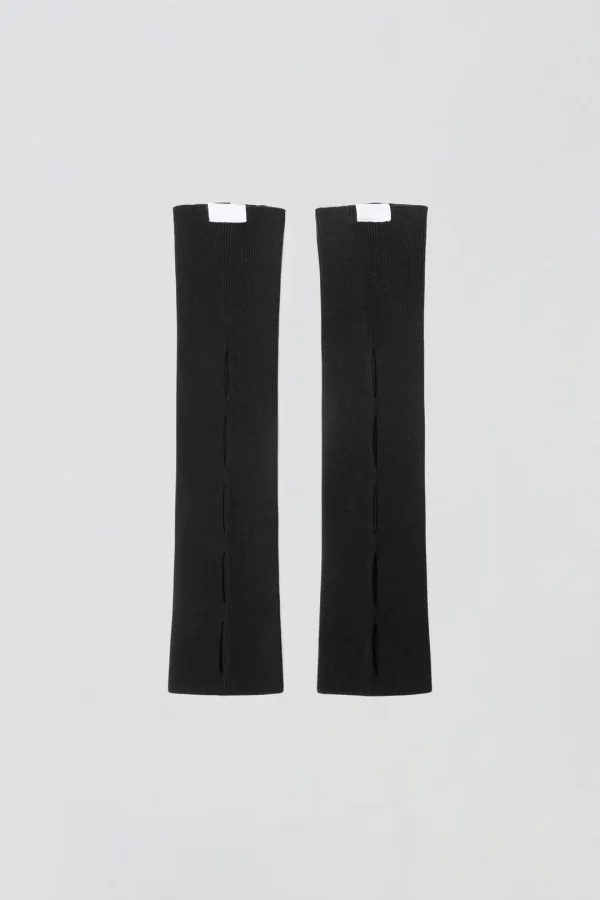HOLE DETAIL HAND WARMER_BLACK