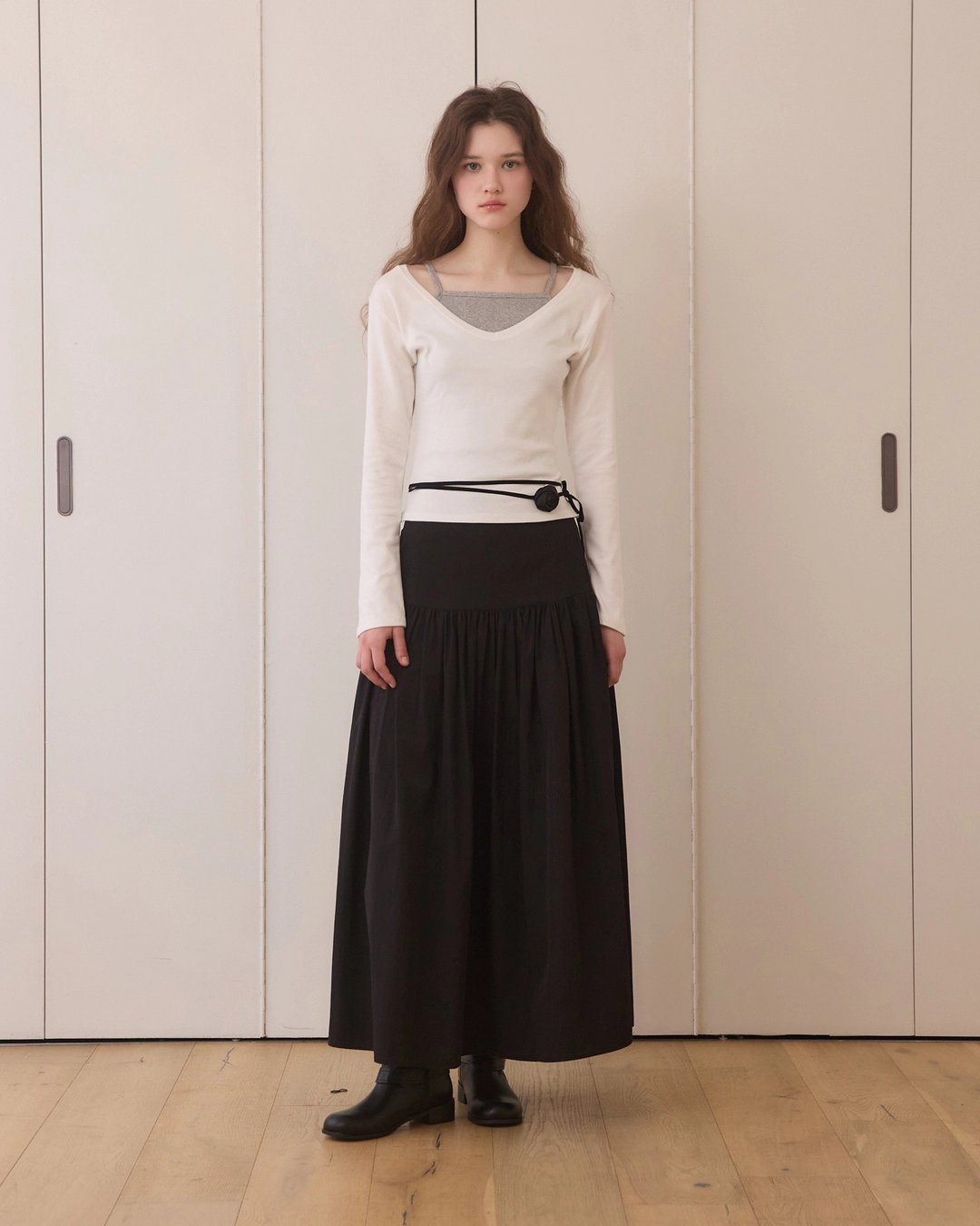 어다울 Drop waist shirring long skirt - black 상품 이미지 3