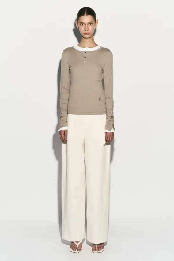 LONG SLEEVE BUTTON TOP MOCHA