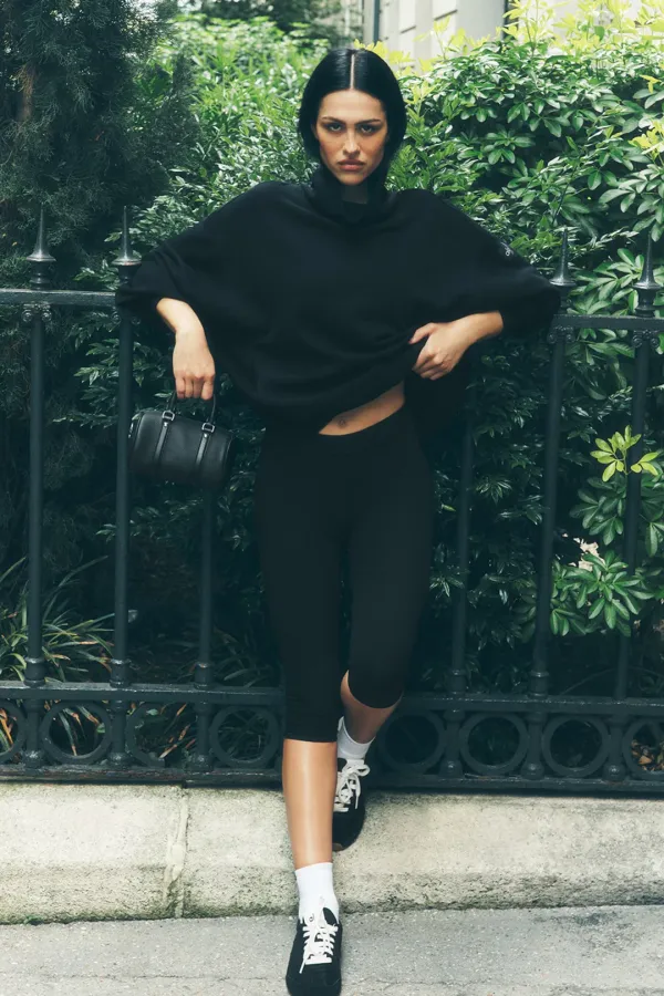 Alosoft High-Waist Iconic 90's Capri - Black