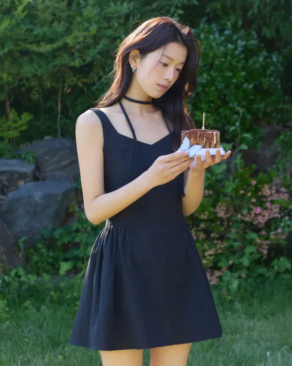 Fit flare sleeveless mini dress - black