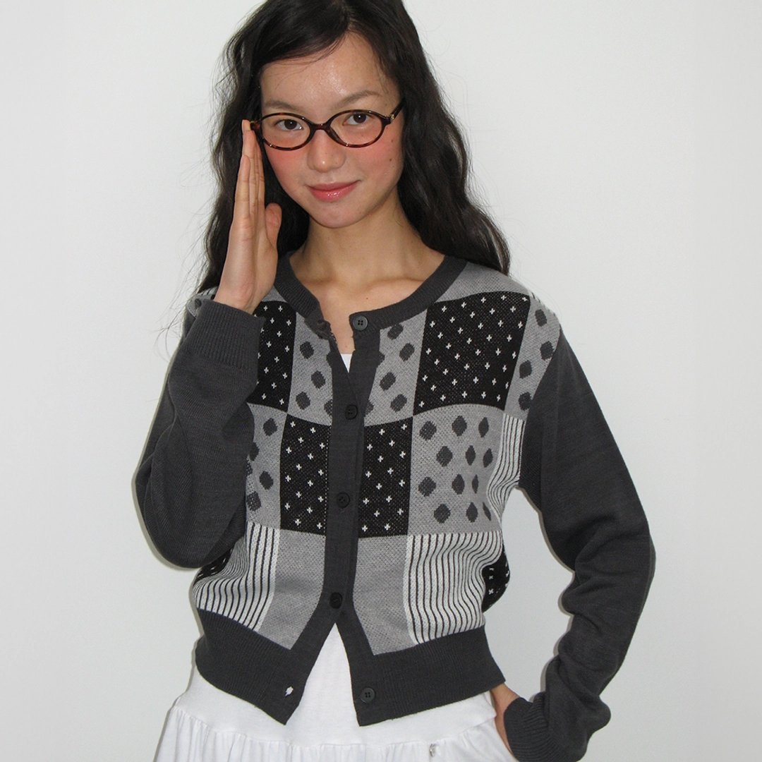 론론 DOT STRIPE MIX KNIT CARDIGAN DARK GREY 상품 이미지 2