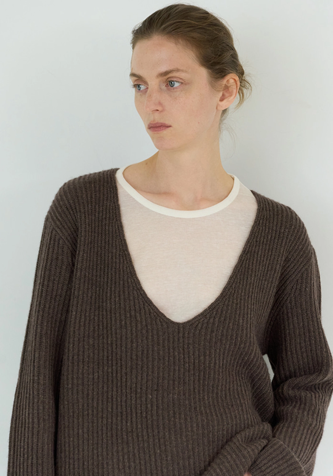 이브세이지 Deep v-neck knit (Brown) 상품 이미지 2