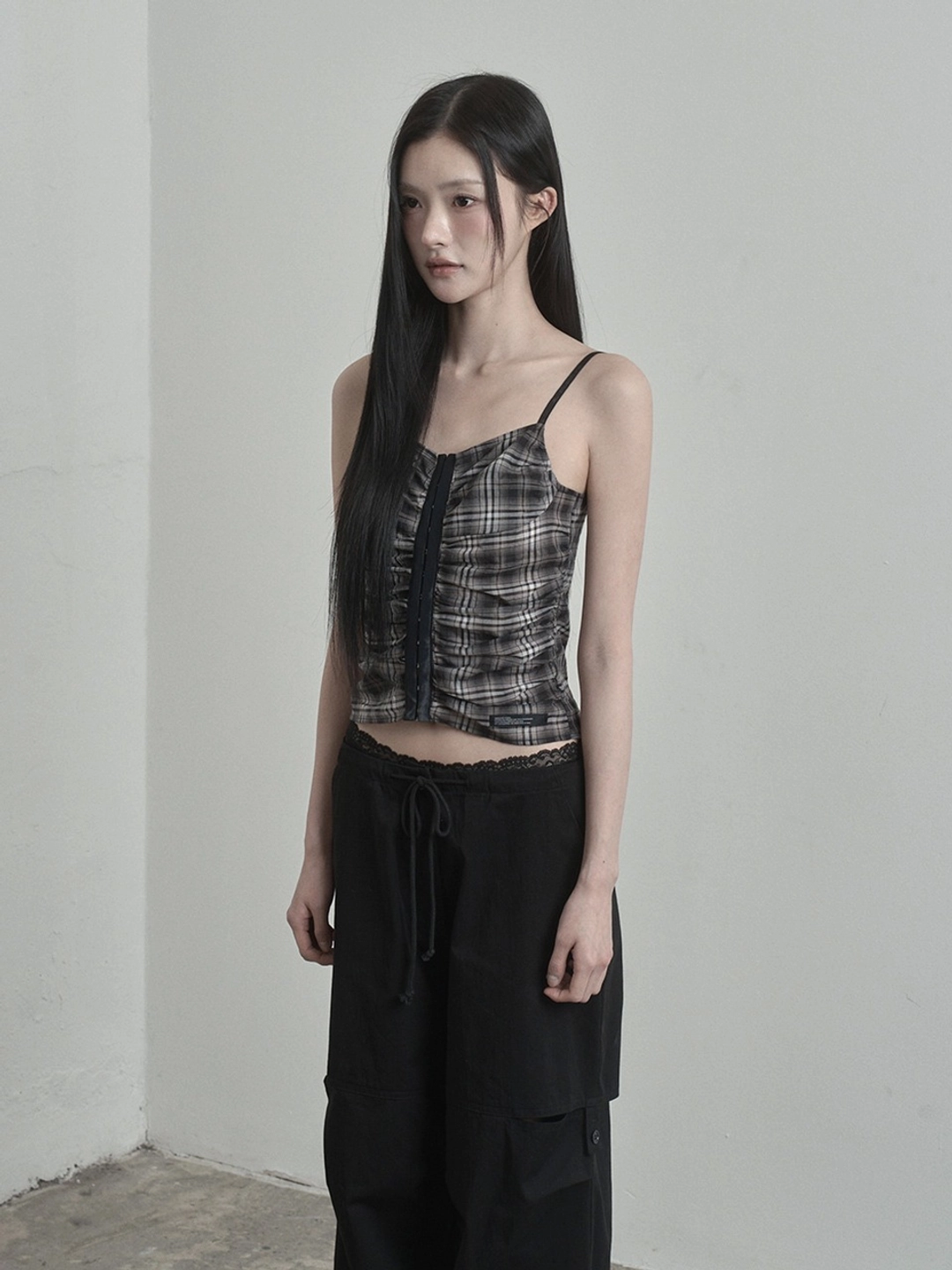이네기 [2nd Reorder] Habibi Check Blouse (black) 상품 이미지 2