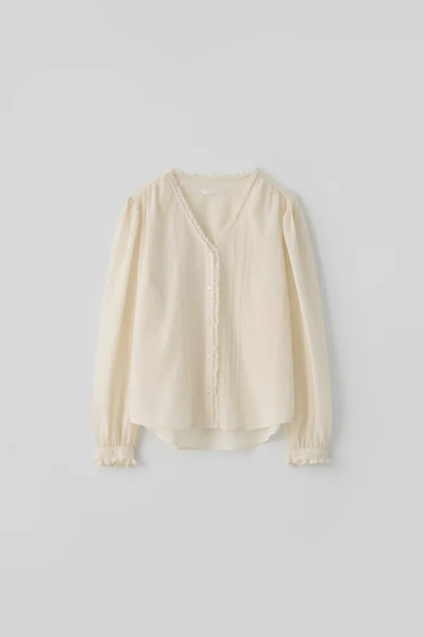 (1st re-stock) T/T Ethn lace blouse (cream)