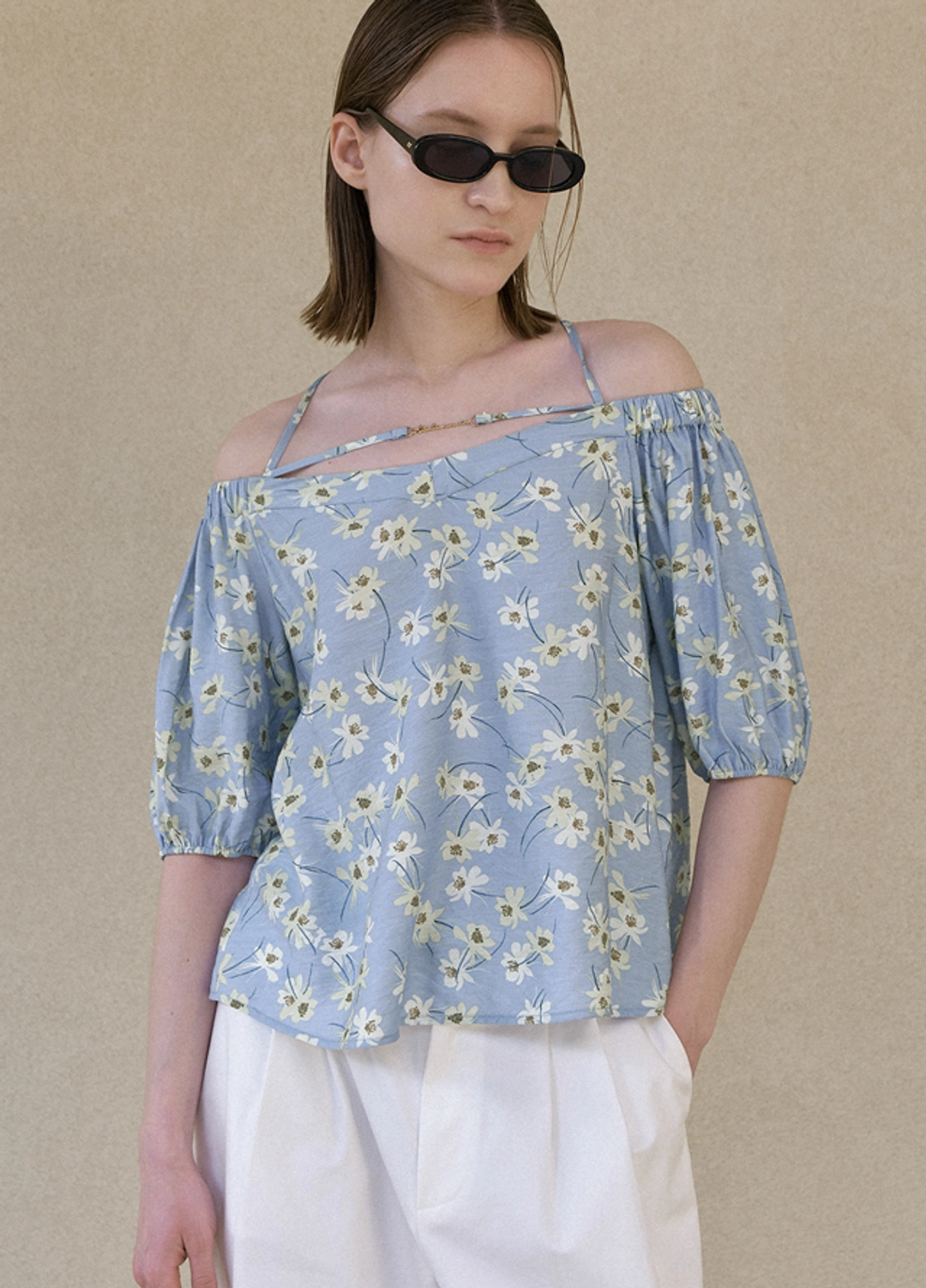 아뜰리에 나인 (BL-4252)OFF-SHOULDER FLOWER BLOUSE 상품 이미지 3