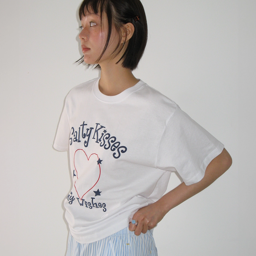 론론 SALTY KISSES BASIC FIT T SHIRT WHITE 상품 이미지 1