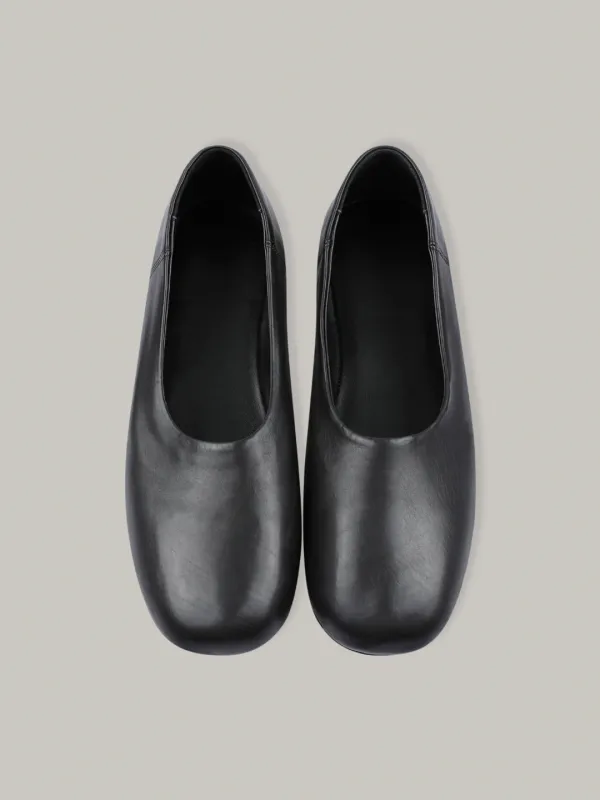 round toe flat (black)