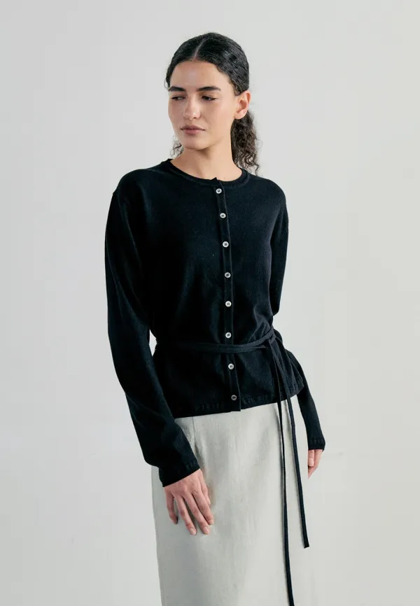 PLAIN STRAP CARDIGAN - BLACK