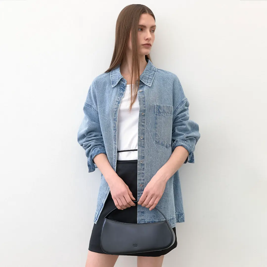 아뜰리에 나인 (BL-4303)CURVE UNBALANCED DENIM SHIRT 상품 이미지 1