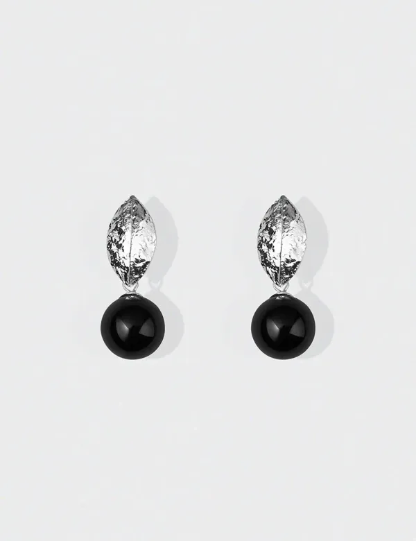 Leaf Earrings_Onyx