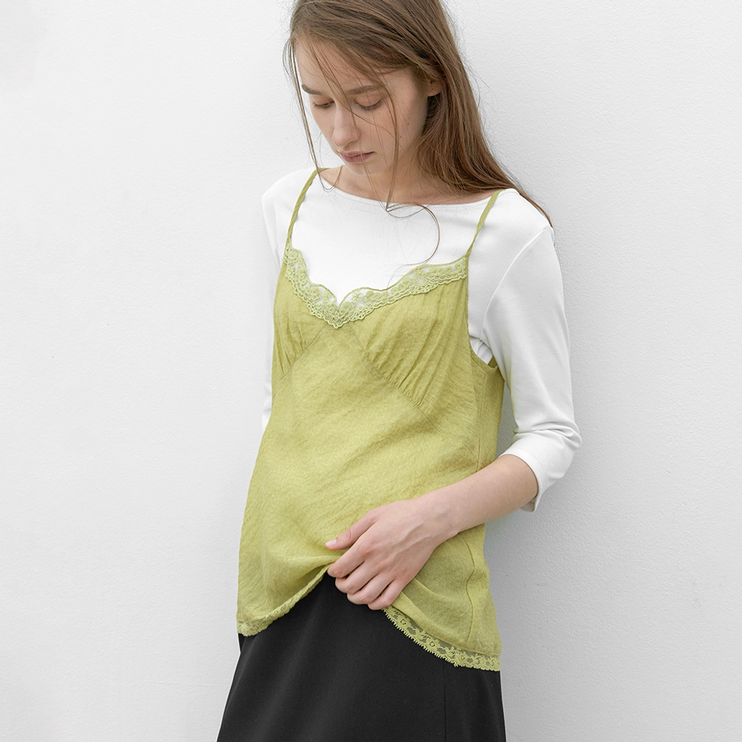 아뜰리에 나인 (BL-4440)V-NECK LACE CAMI TOP 상품 이미지 1