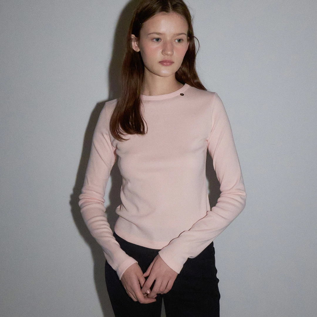 론론 MINI POINT LABEL SLIM FIT LONG SLEEVE SOFT PINK 상품 이미지 2