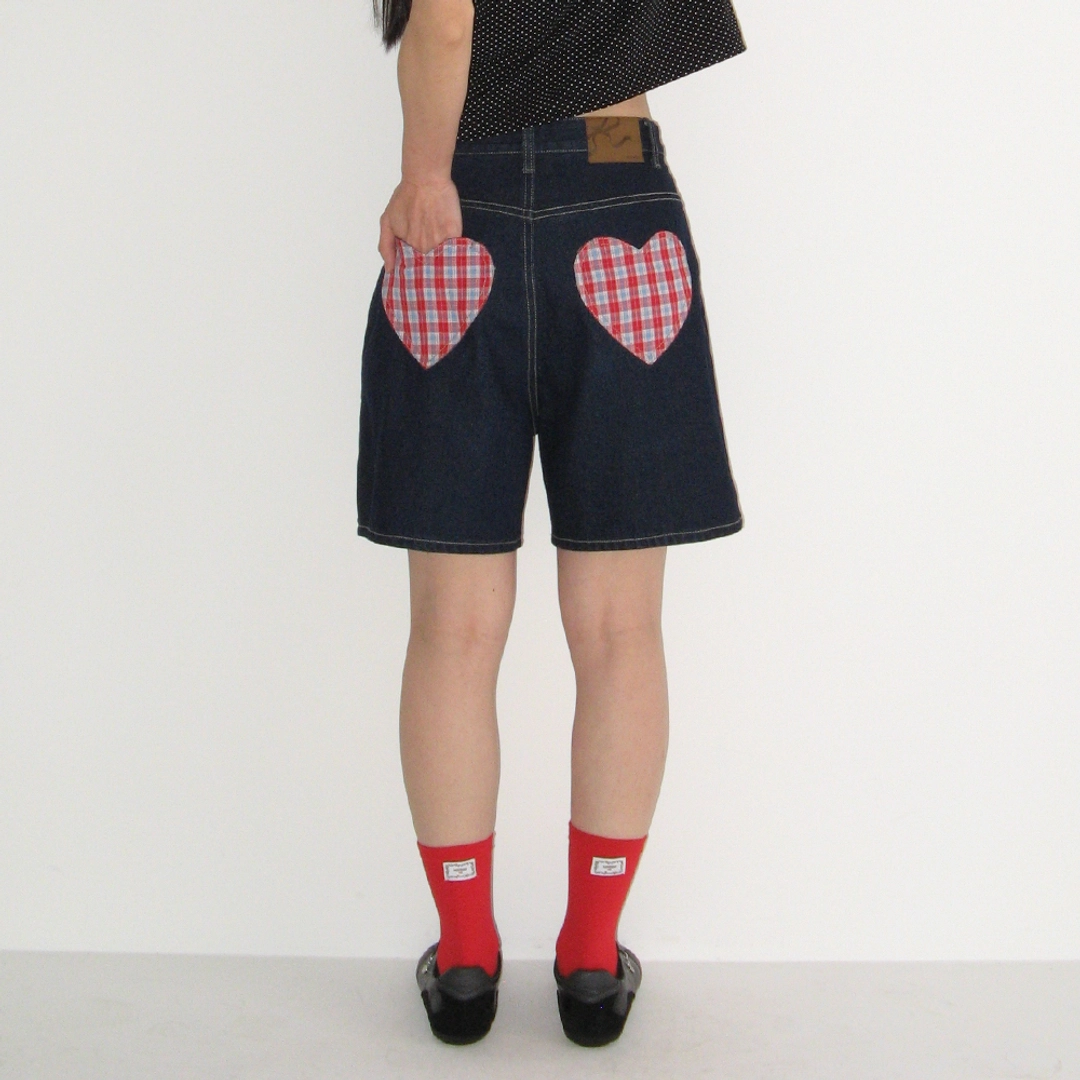 론론 [6/10 순차배송] CHECK HEART POCKET DENIM SHORTS PANTS INDIGO BLUE 상품 이미지 1