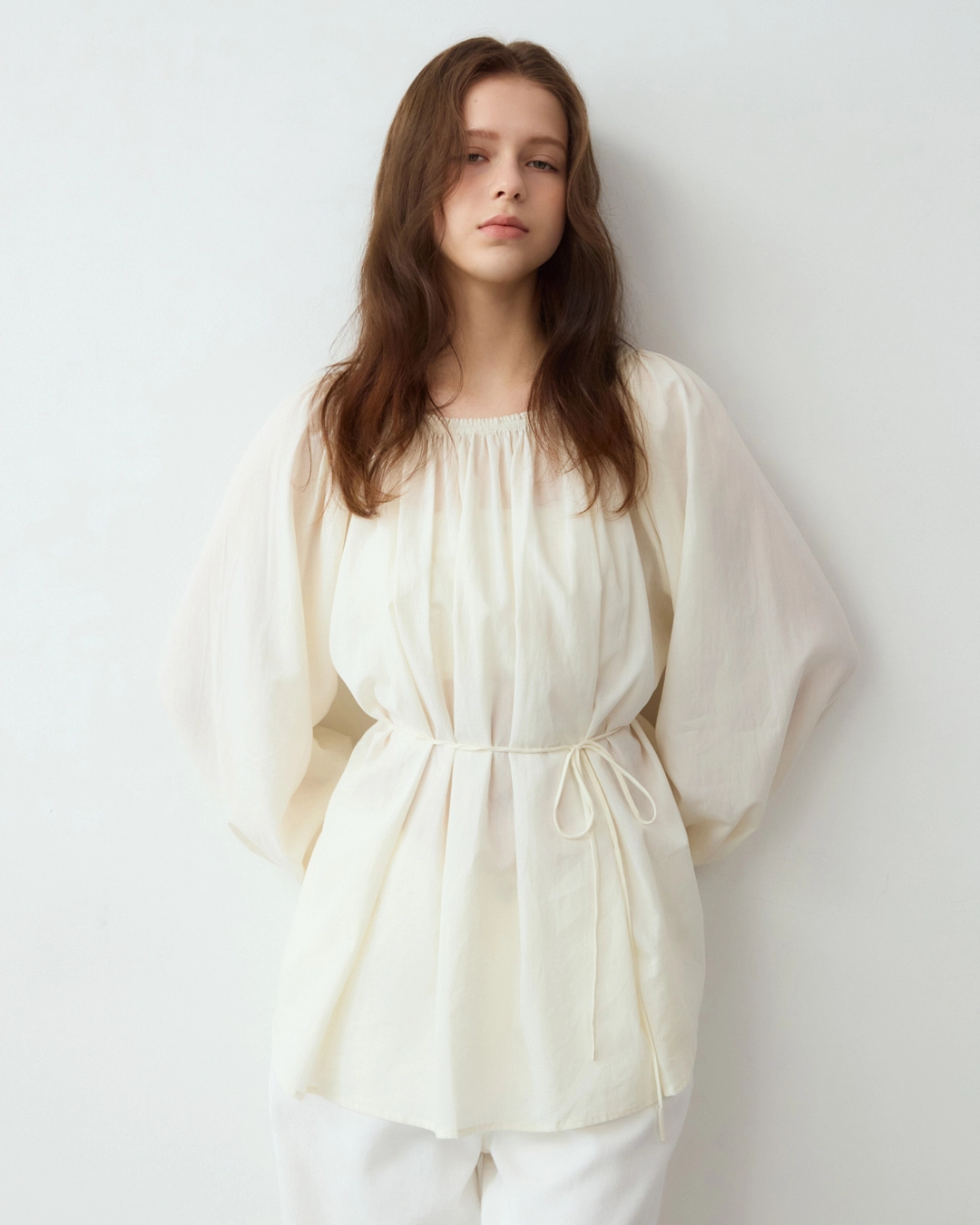 어다울 Two way off shoulder shirring blouse - cream 상품 이미지 2