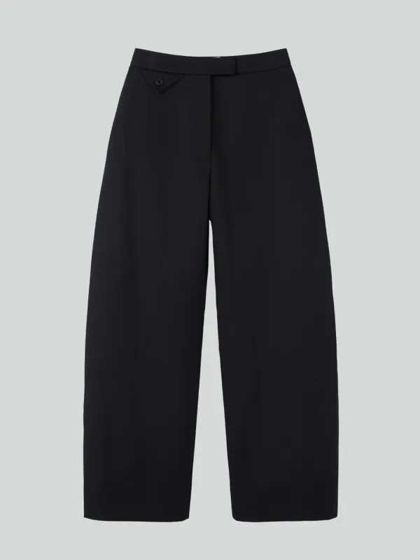 HIGH-RISE CURVED LEGS PANTS (BLACK)