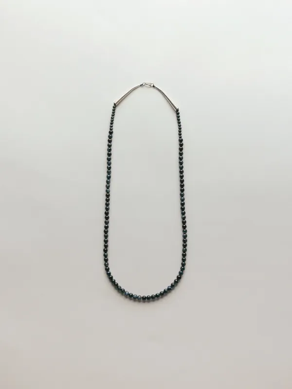 calla stone necklace (navy)
