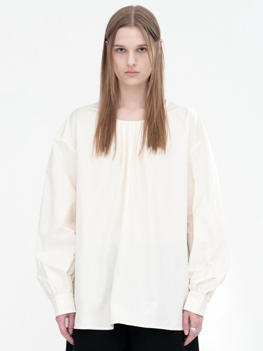 밀로 우먼 Round Shirring Blouse [Ecru] 상품 이미지 2