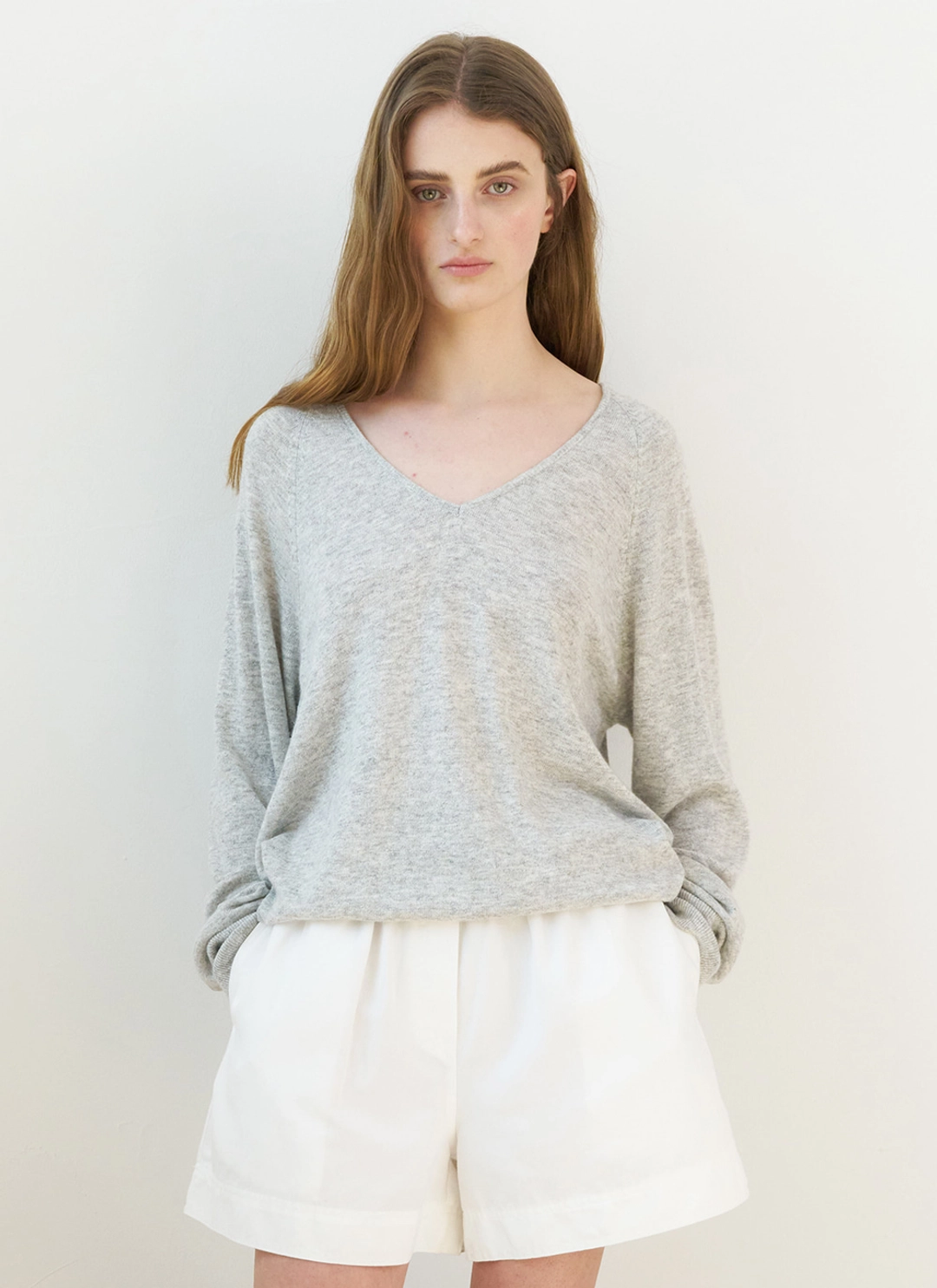 르닐 Lea Soft Silk V-neck Knit (Grey) 상품 이미지 1