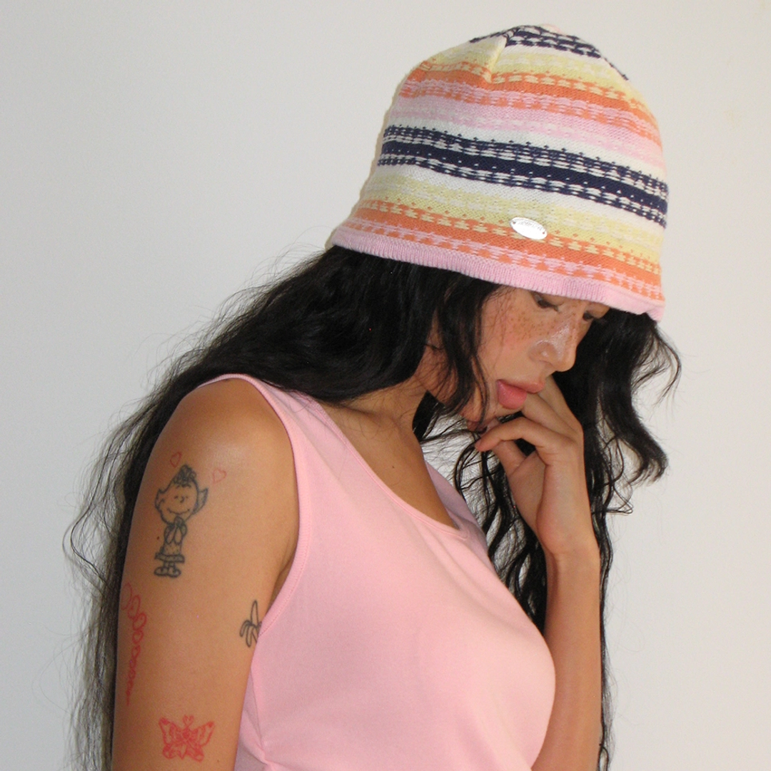 론론 MULTI STRIPE KNIT BUCKET HAT ORANGE PINK 상품 이미지 1