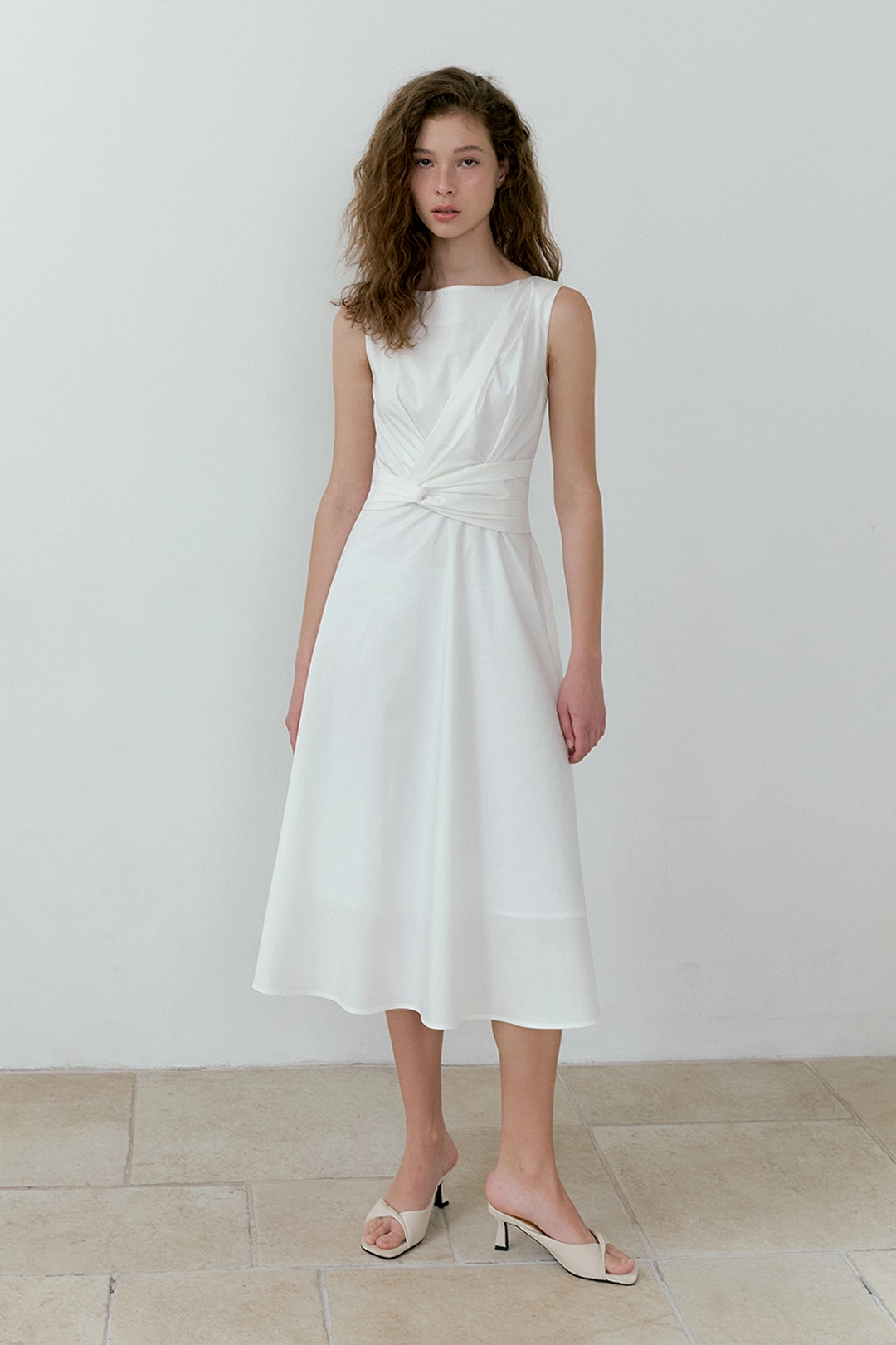 루시르주 [S사이즈 6/30 예약 배송] Waist-Twisted Sleeveless Dress (ivory) 상품 이미지 2