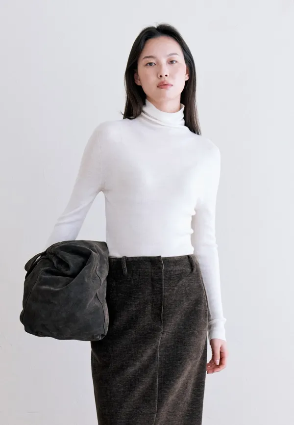 PREMIUM WOOL100 TURTLE NECK KNIT - IVORY