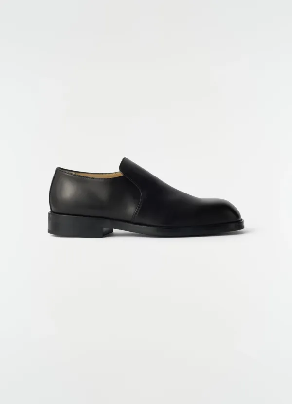 FORMAL LOAFERS IN SHINY LEATHER