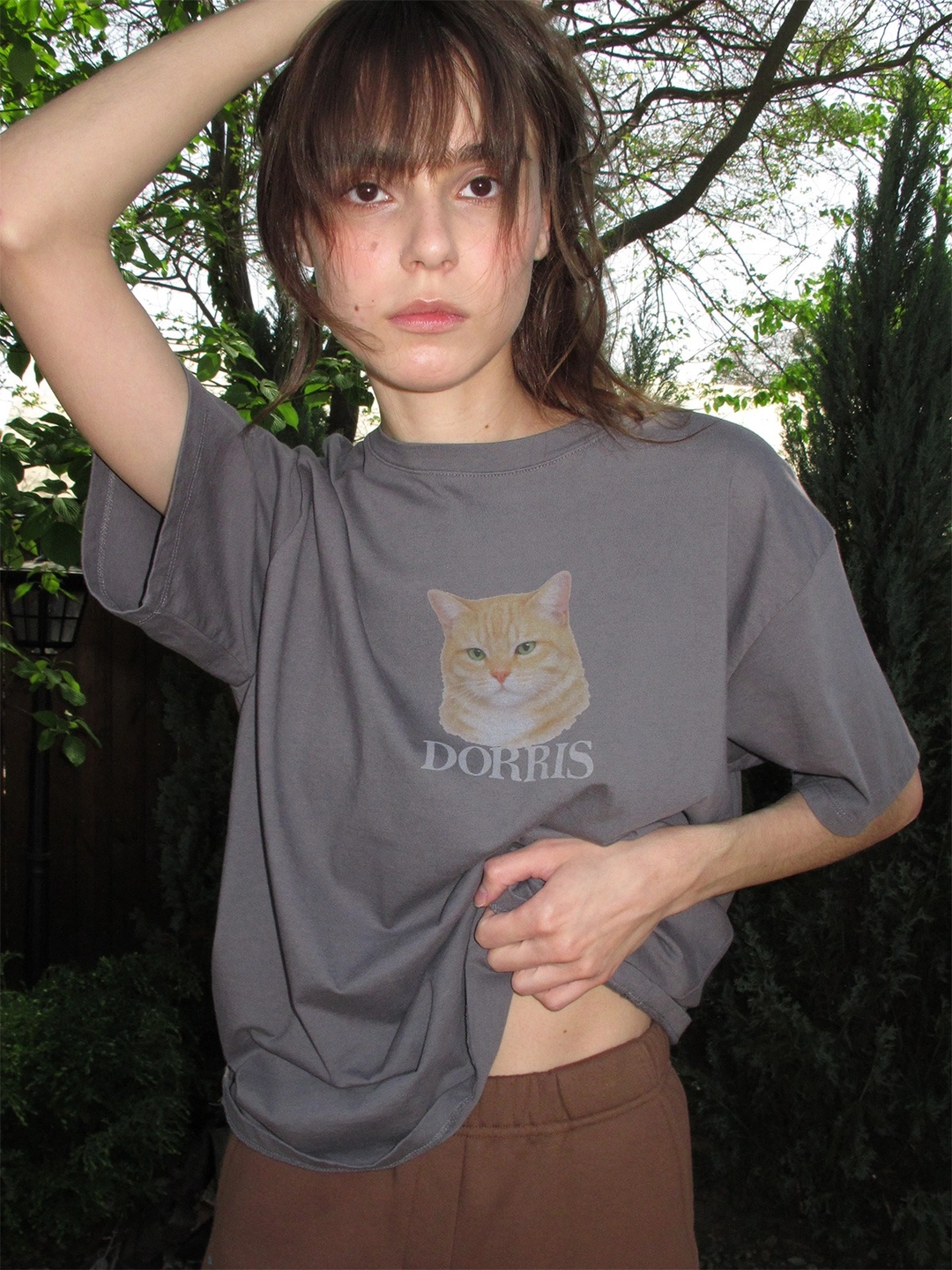 센토르 DORRIS CAT WASHED T-SHIRT_CHARCOAL 상품 이미지 1