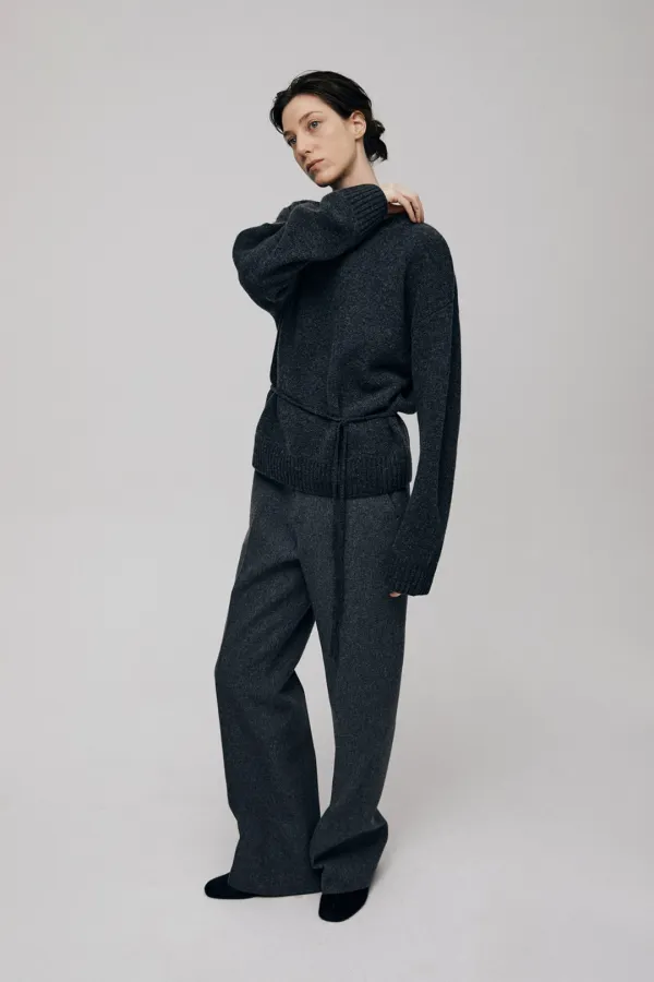 Veda String Wool Knit (Charcoal Gray)