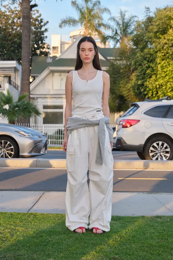 [김가을 PICK] Wappen Button Sleeveless - Ivory