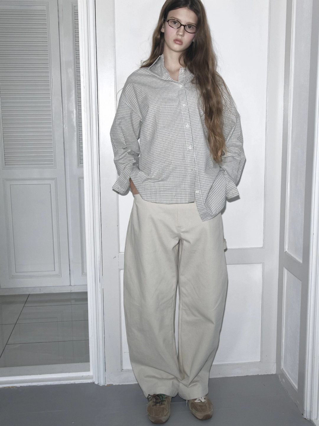 쏘이르 CURVED COTTON PANTS - IVORY 상품 이미지 1