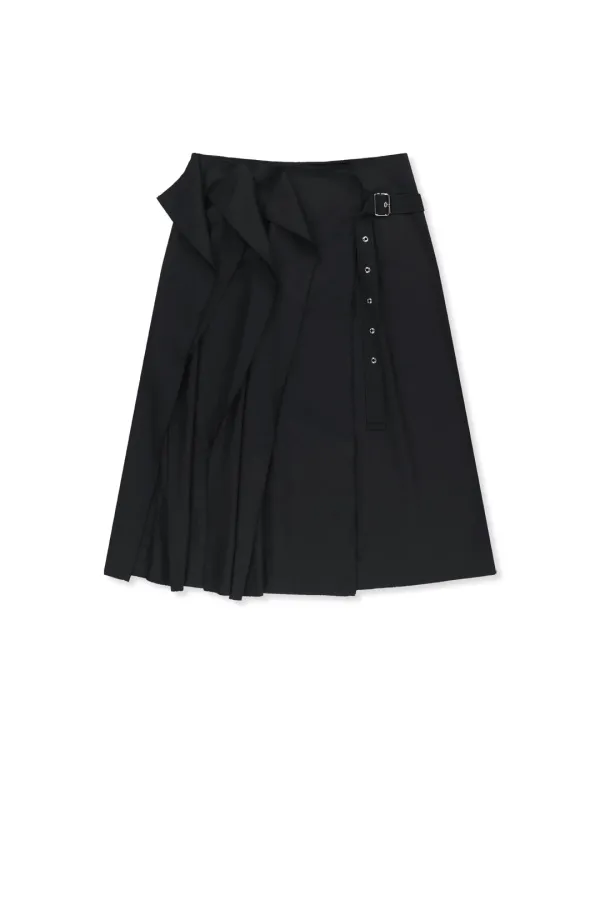 RAW EDGE FLAP BELTED SKIRT IN BLACK