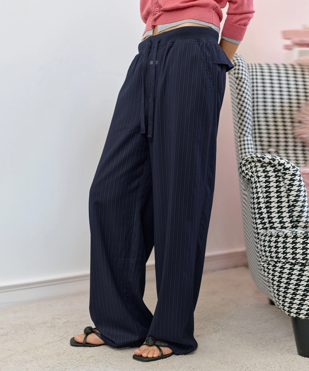 비터셀즈 Pinstripe Wide Banding Slacks-Navy 상품 이미지 2