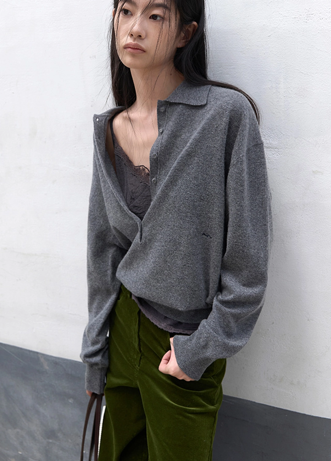 아뜰리에 나인 (T-7324)AN WOOL LOOSE FIT BUTTON COLLAR KNIT SET-UP 상품 이미지 2