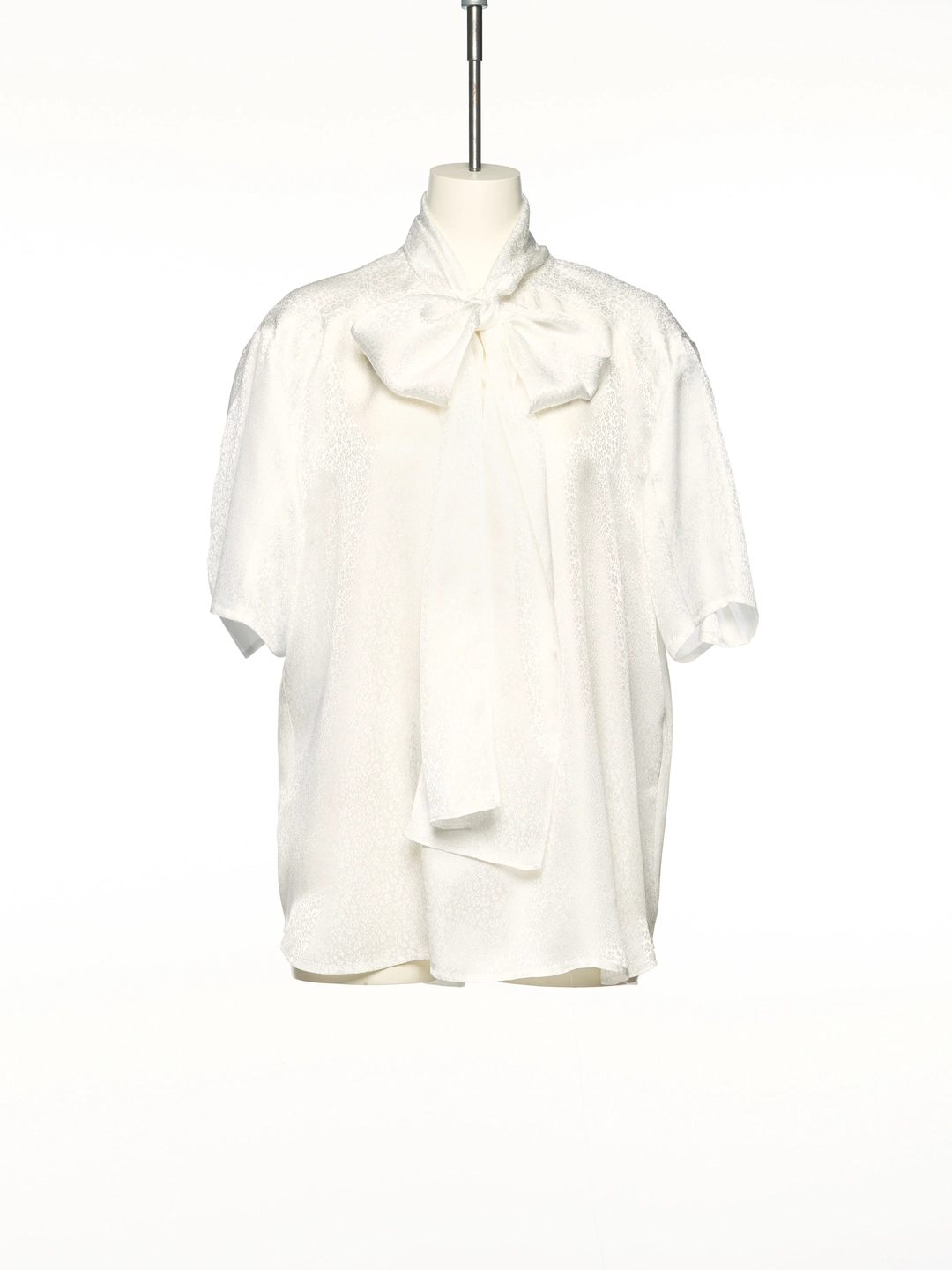 푸쉬버튼 SS25 IVORY SELF NECK RIBBON TIE BLOUSE 상품 이미지 1