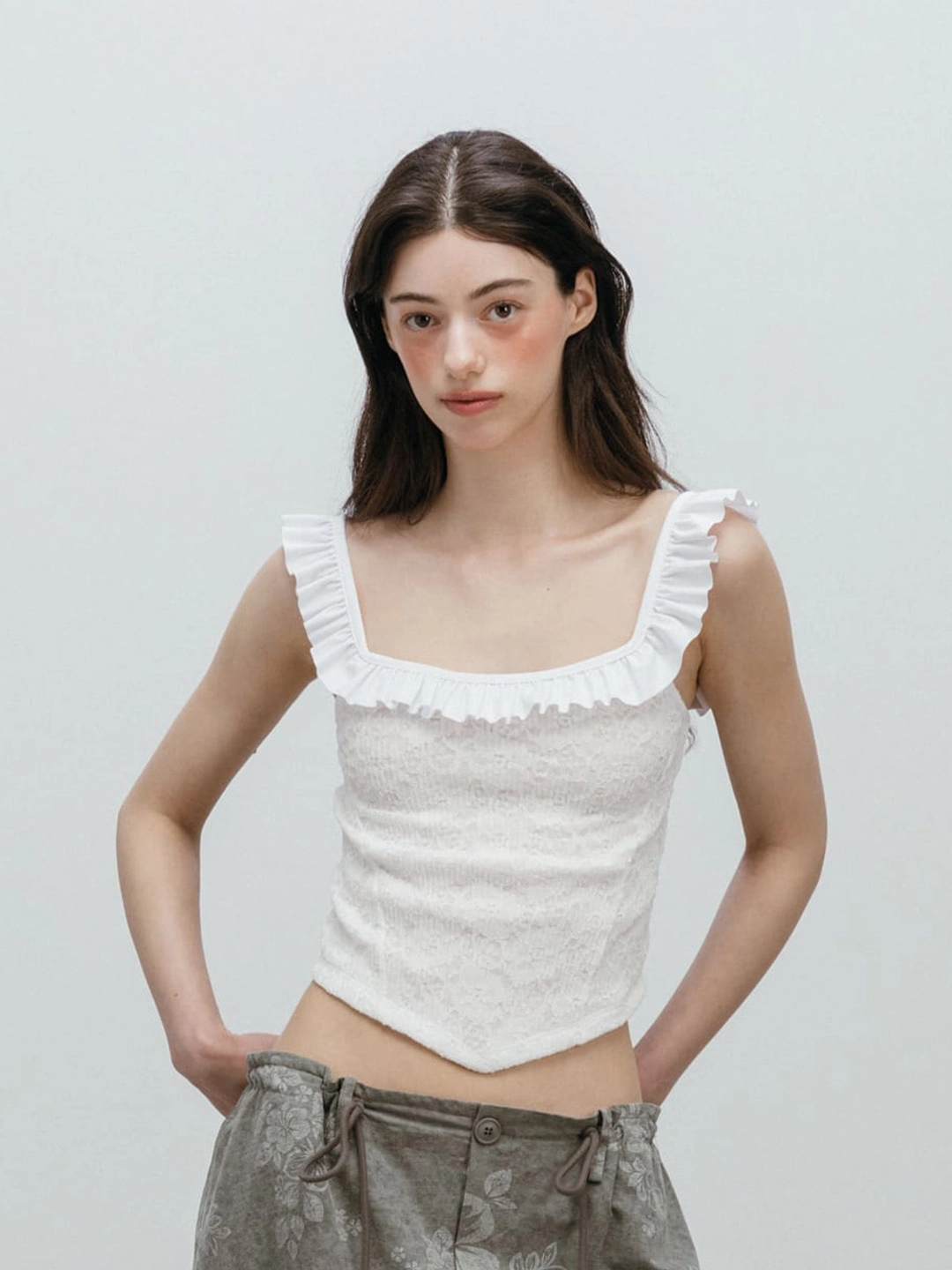 모이페어 FRILL LACE SLEEVELESS / WHITE 상품 이미지 1