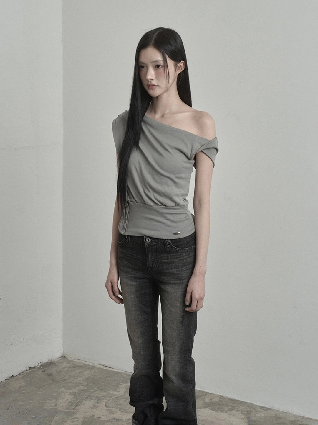 이네기 [2nd Reorder] Waist-Shaped Button Top (taupe) 상품 이미지 2