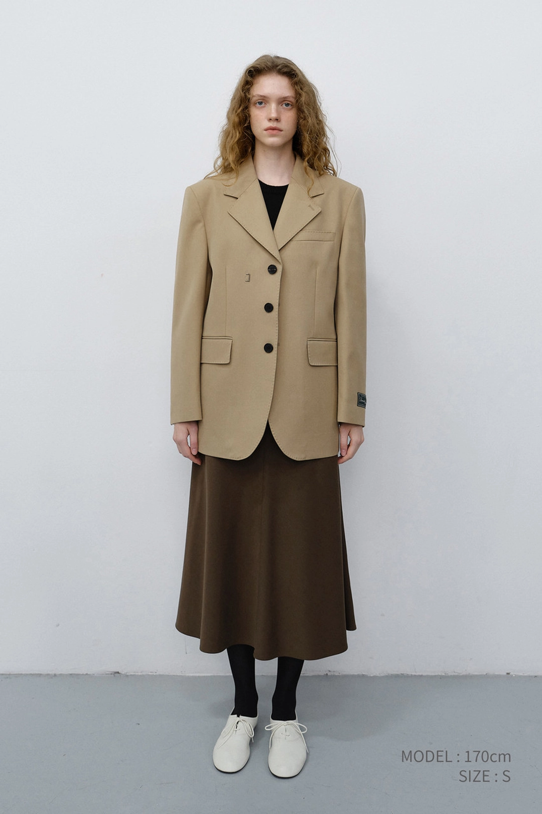 던스트 [FALL IN BROWN] UNISEX REFINED MASCULINE WOOL BLAZER CARAMEL BEIGE_UDJA6C105CM 상품 이미지 2