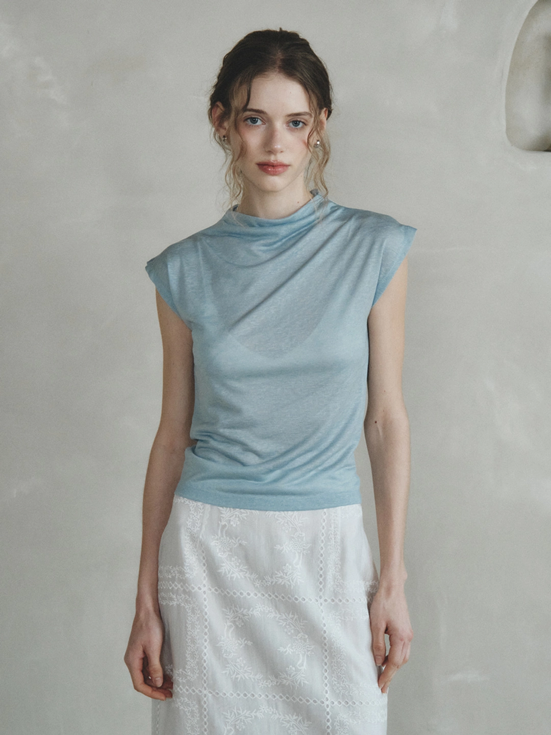 르니나 MARGARET half turtleneck T-shirt_sky blue 상품 이미지 1